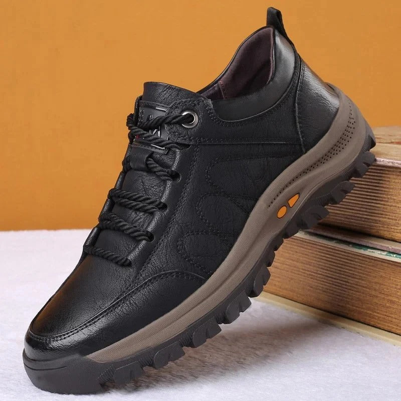 Men's derby shoes eyelet lacing close-up