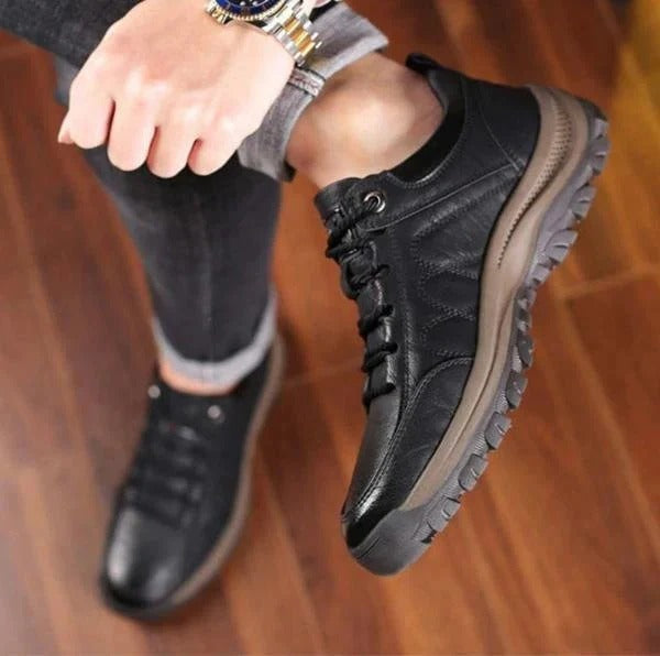 Men's shoes low profile sole detail