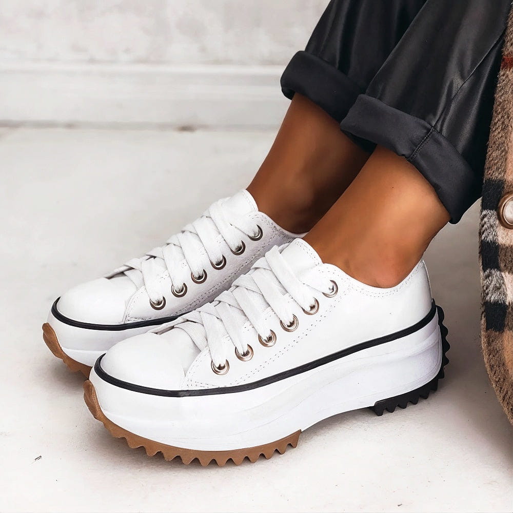 Sneakers da donna con platform – Con lacci, basse, dettaglio a stella sul tallone