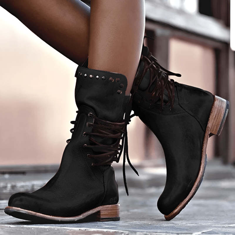 Bottes à lacets pour femme à hauteur du mollet avec fermeture zippée latérale et col clouté