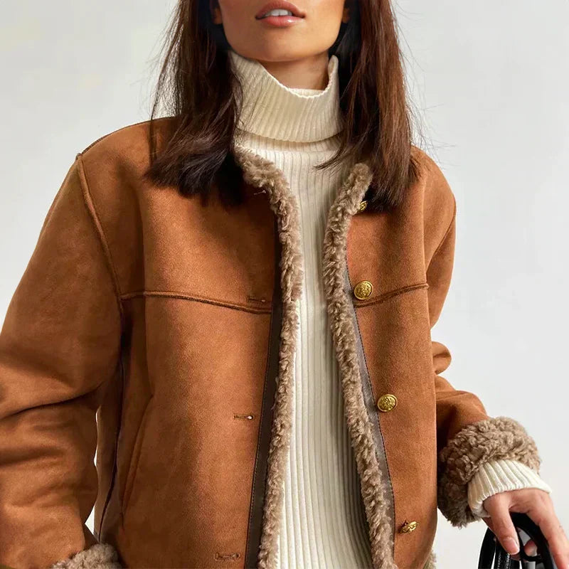 Veste d’hiver boutonnée pour femme avec bordure en fausse peau lainée et manches à poignets