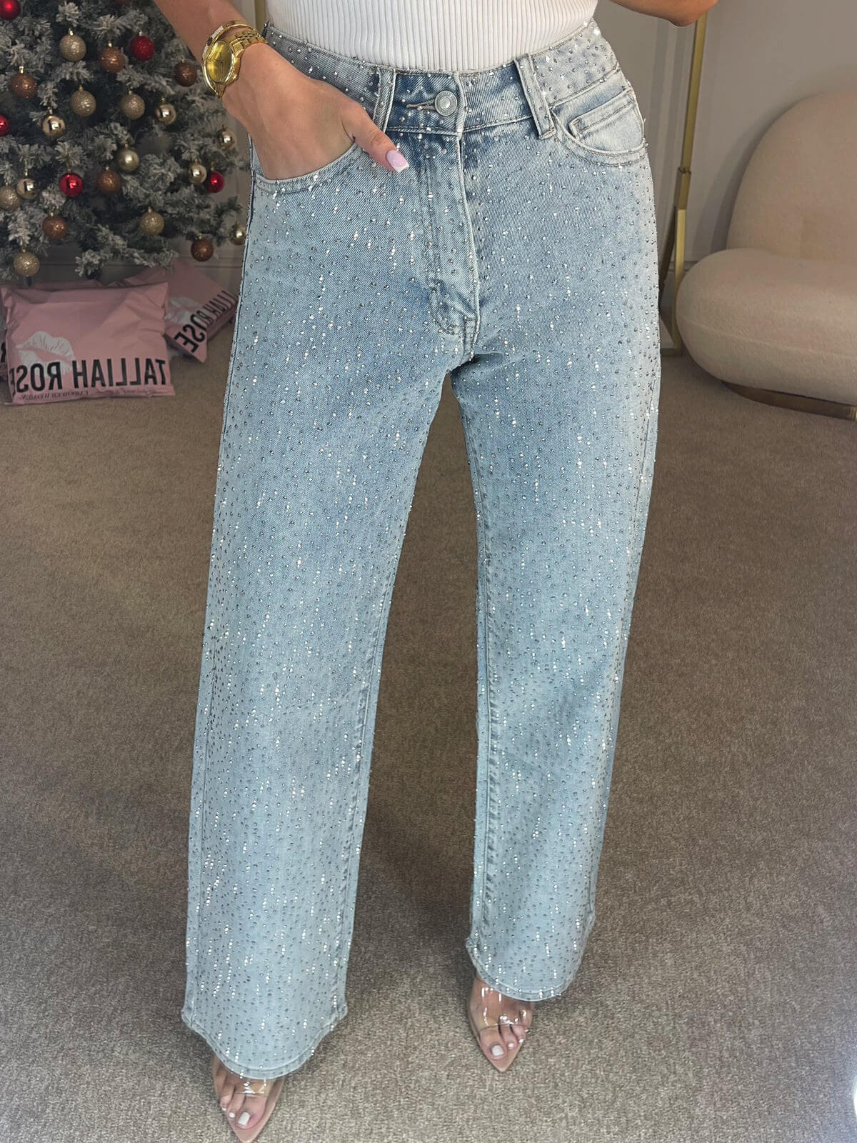 Jeans da donna a vita alta con borchie scintillanti e tasche
