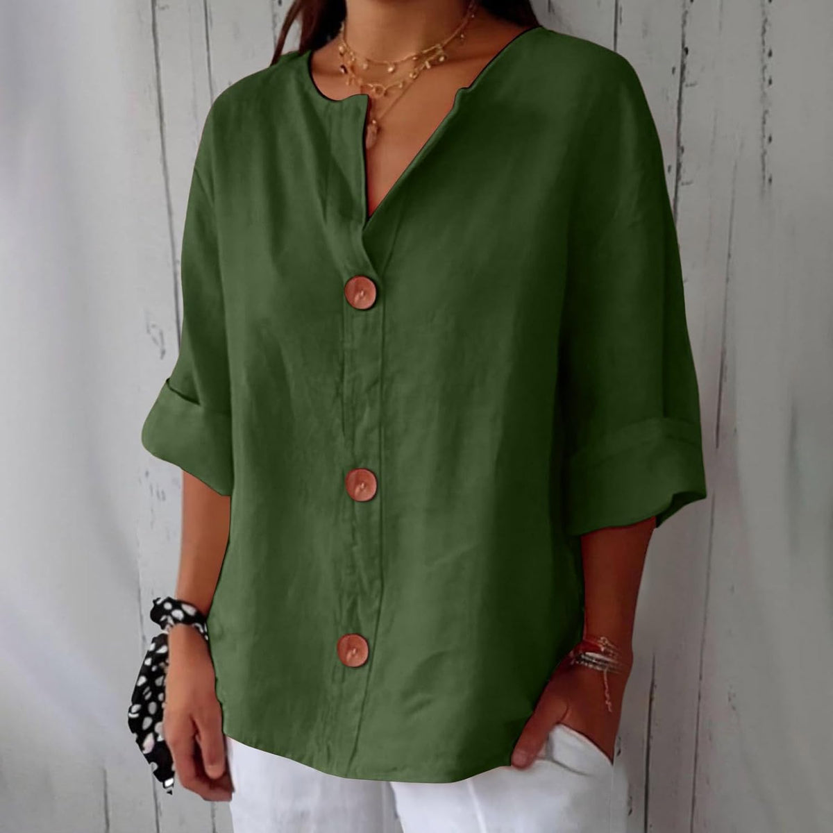 Shoulder and sleeve seam detail