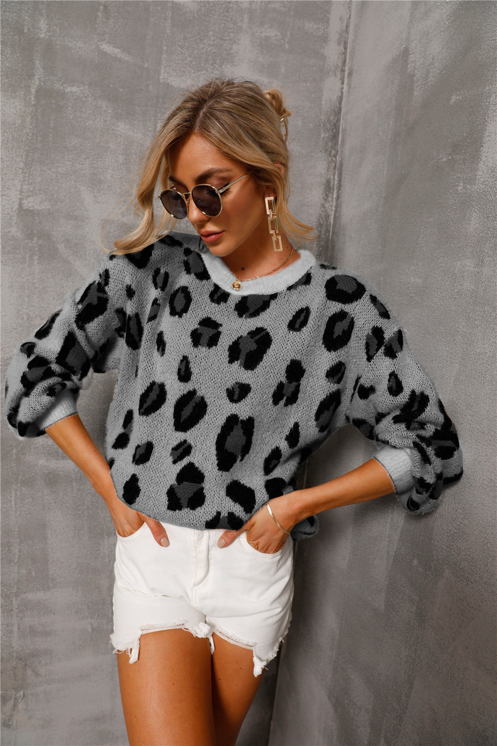 Women's Textured Leopard Jumper – Relaxed Crew Neck, Ribbed Trims sleeve and cuff detail