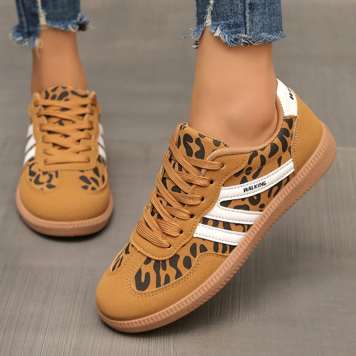 Women's Low-Top Lace-Up Sneakers – Round Toe, Heel Patch