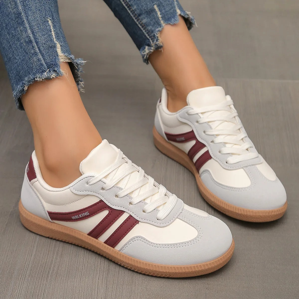 Women's Low-Top Lace-Up Sneakers – Round Toe, Heel Patch