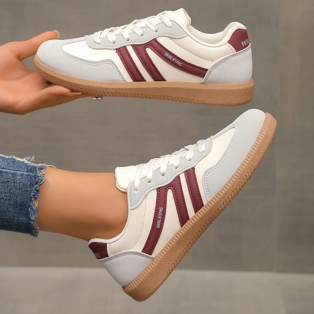 Women's Low-Top Lace-Up Sneakers – Round Toe, Heel Patch