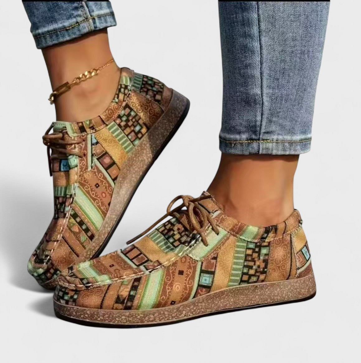 Women's Lace-Up Sneakers – Round Toe, Shock-Absorbing Sole heel and collar