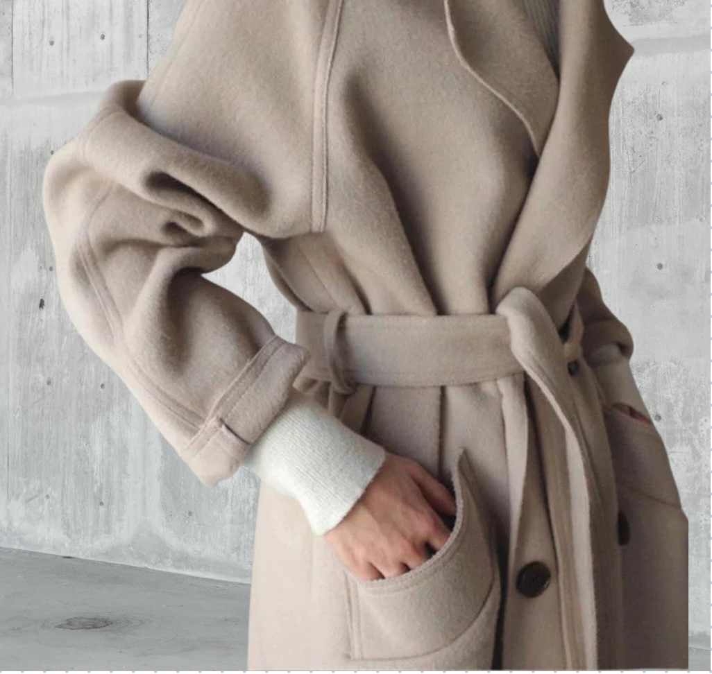 Women's Longline Wool Coat – Notch Lapel, Single-Breasted Front lapel detail